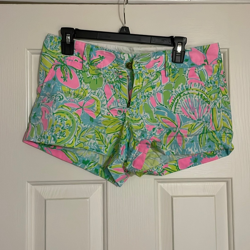 Lilly Pulitzer Walsh Short Size 6